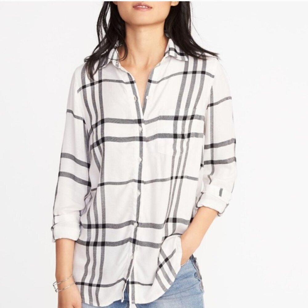 Old Navy Womens Size XXL Classic Button Down Shirt White Black Window Pane Plaid